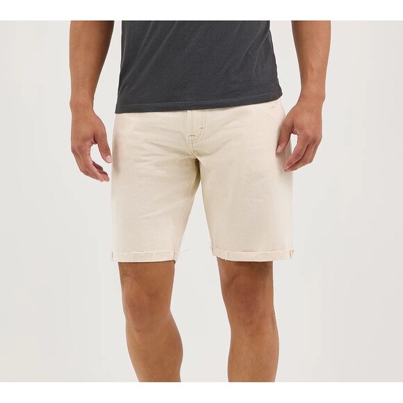 NWT Wrangler Off White Luca Denim Relaxed Fit Jean Shorts Size 42 - Picture 3 of 11